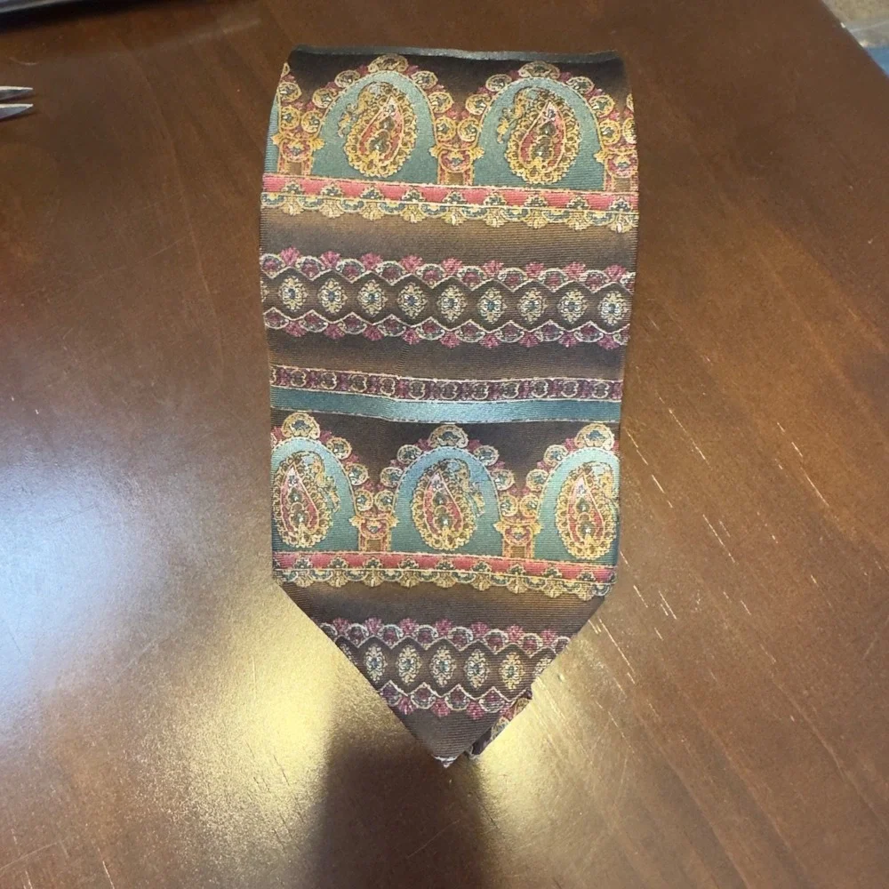1416 | Vintage Bill Blass Silk Paisley Medallion Classic Necktie Brown Mens OS